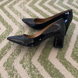 Block heels patent leather